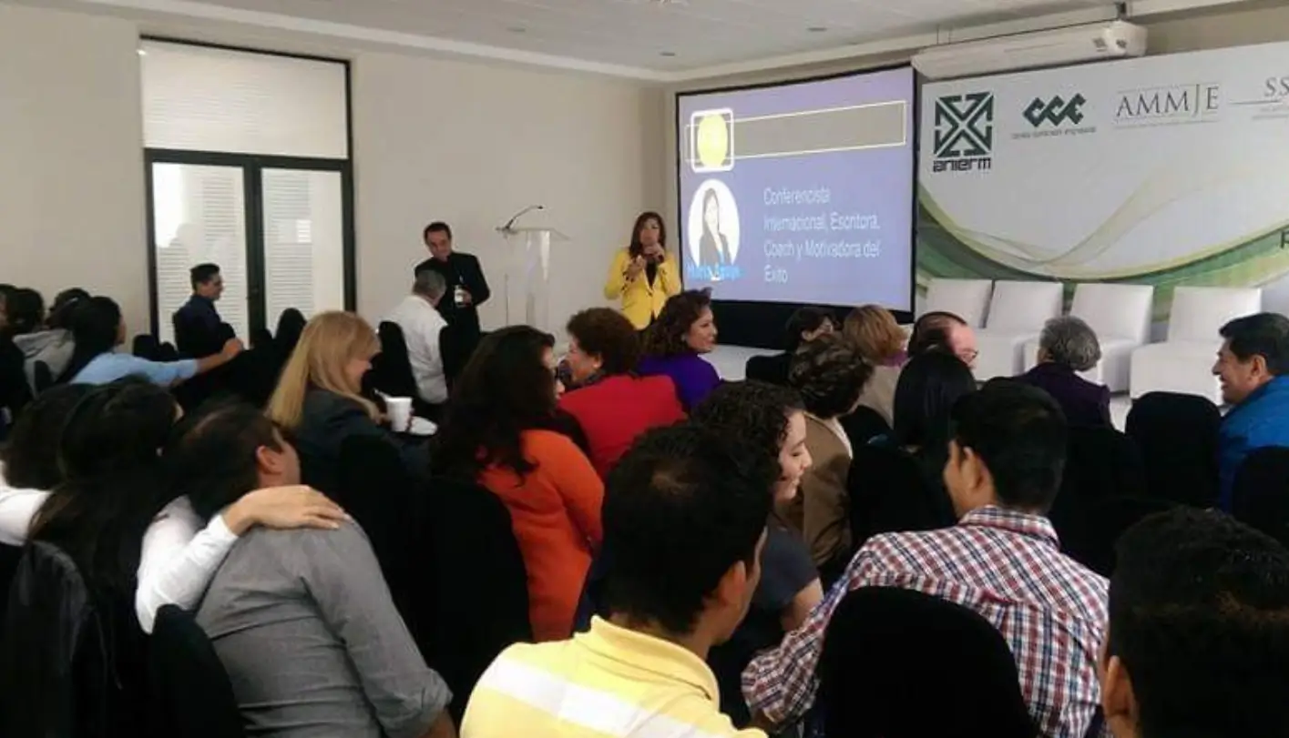 maria aquije conferencia